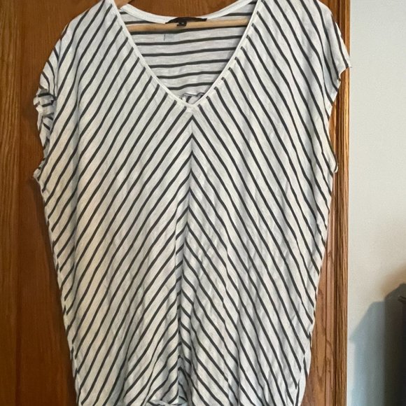 White and Green Striped Jetsetter Tshirt - Picture 2 of 3